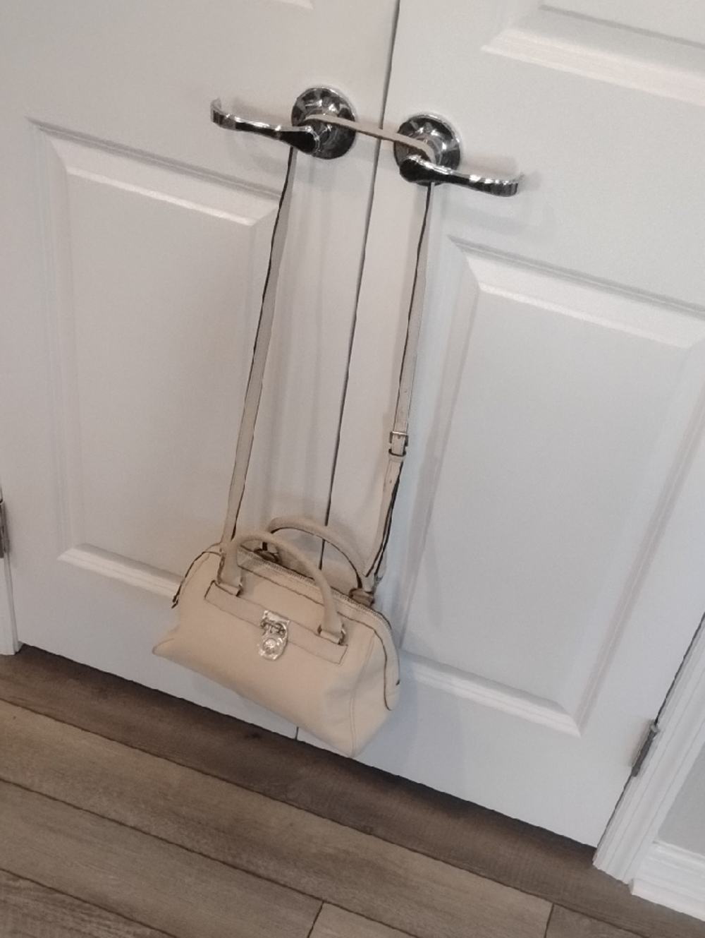 Michael Kors Cream Leather Satchel with Silver-Tone Lock - Picture 2 of 15